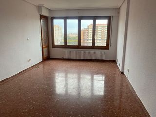 Piso en alquiler en La Bozada – Parque Delicias en Zaragoza