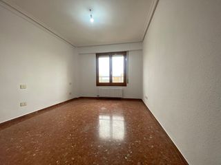 Piso en alquiler en La Bozada – Parque Delicias en Zaragoza