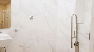 Local comercial en alquiler en Zona Miraflores en Marbella