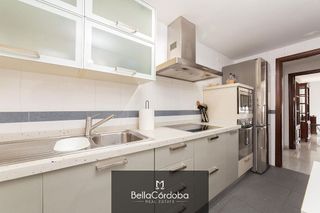 Piso en alquiler en Huerta de la Reina - Trassierra en Córdoba