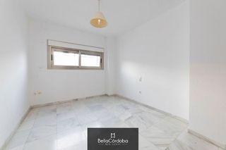 Piso en alquiler en Huerta de la Reina - Trassierra en Córdoba