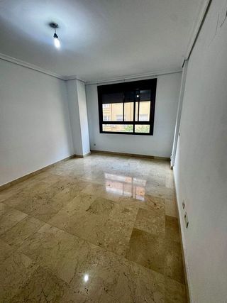 Piso en alquiler en Huerta del Pilar en Sevilla