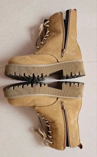 Botas de caña media color beige