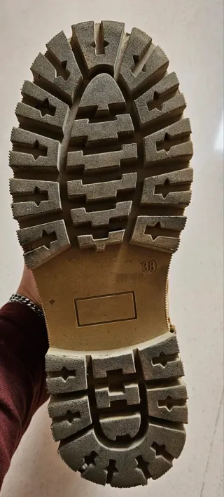 Botas de caña media color beige