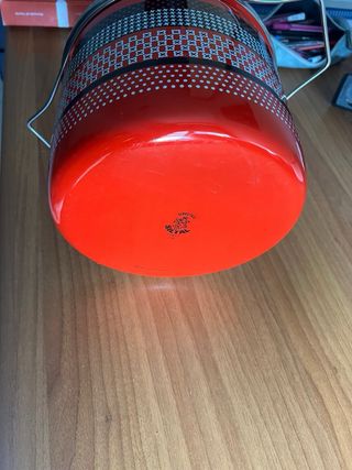 Pentola vintage decorata