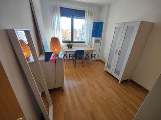 Piso en alquiler en Paus - Poligono San Blas en Alicante