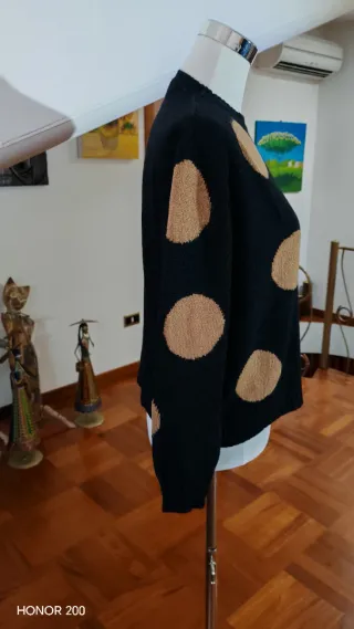 Maglione donna nero con pois marroni