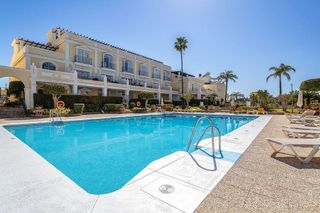 Casa adosada en alquiler en Los Naranjos - Las Brisas en Marbella