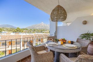 Casa adosada en alquiler en Los Naranjos - Las Brisas en Marbella