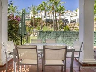 Piso en alquiler en Los Naranjos - Las Brisas en Marbella
