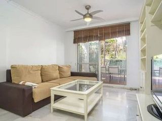 Piso en alquiler en Los Naranjos - Las Brisas en Marbella