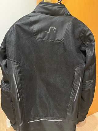 Chaqueta de moto negra