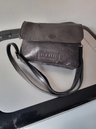 Bolso de piel natural color negro marca O L D WEST