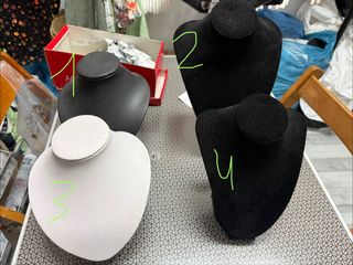 Bustos expositores para collares