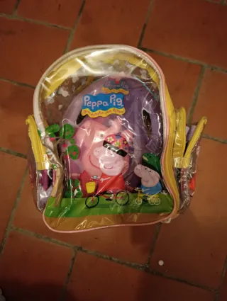 Casco y protecciones Peppa Pig