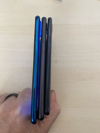 Lotti di 3 cellulari: 2 Huawei e 1 Samsung