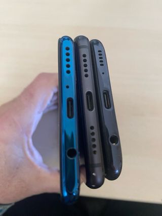 Lotti di 3 cellulari: 2 Huawei e 1 Samsung