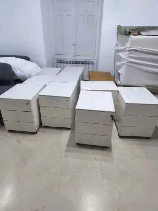 Lote 30 Cajoneras Oficina Metal y madera