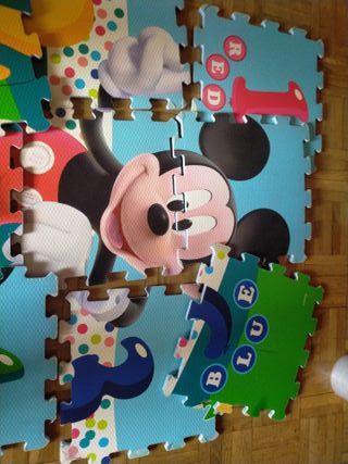 Puzzle Suelo Mickey Mouse Números y Colores