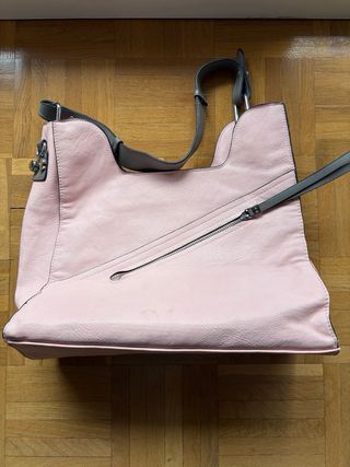 Bolso amarillo con tachuelas  Bolso rosa