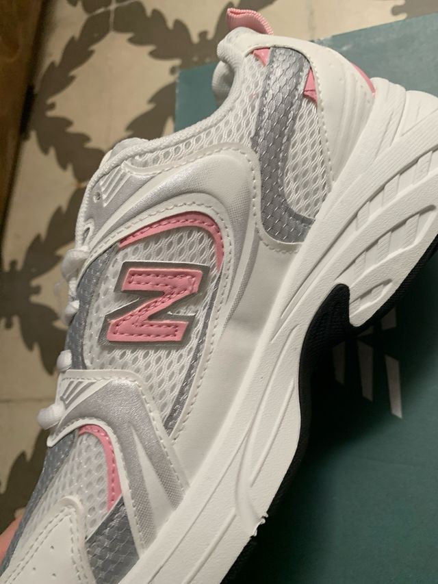 Zapatillas Mujer Blancas y Rosas