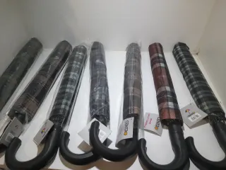 Lote 7 Paraguas Centro Cuadros