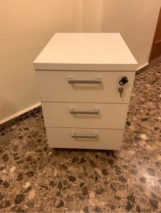 Cajonera de oficina blanca con llave
