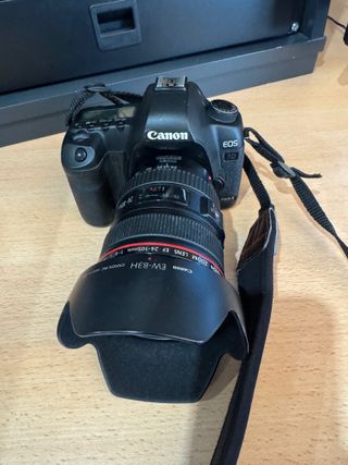 Canon EOS 5D Mark II + Lente 24-105mm + Accesorios