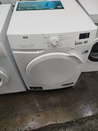 Secadora AEG 8kg Lavatherm