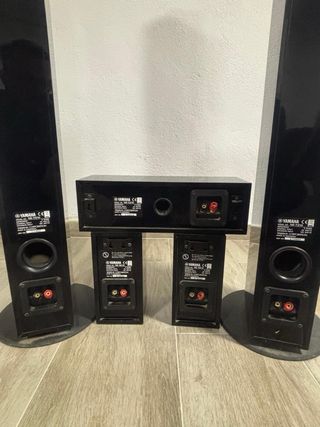 Conjunto 5 Altavoces Yamaha NSF210 Negro