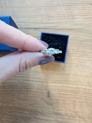 Anillo Swarovski Talla 52 Brillantes