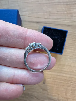 Anillo Swarovski Talla 52 Brillantes