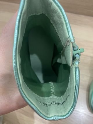 Botines tacón verde metalizado