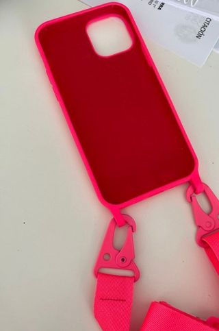 Funda iPhone 13 Rosa con Cuerda