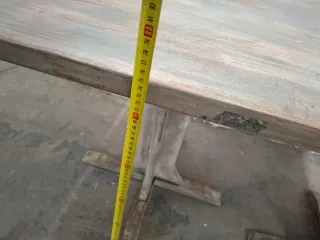 Oferta Juego de 2 mesas de madera 15€cada una