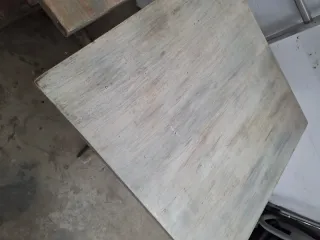 Oferta Juego de 2 mesas de madera 15€cada una