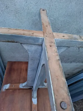 Oferta Juego de 2 mesas de madera 15€cada una