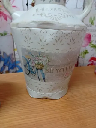 Cántaro metal decorado estilo vintage