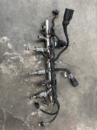 Riel Inyectores 06L971627K 06K133317G