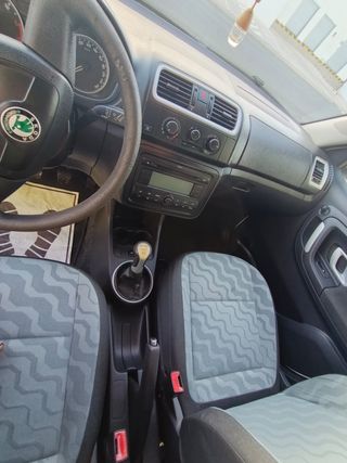 Skoda Fabia 2010 gasolina