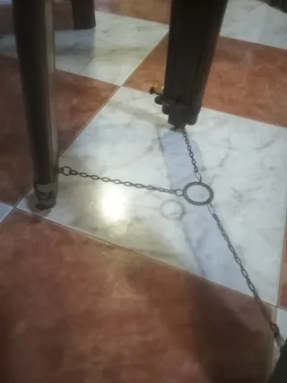 Catalejo antiguo con trípode