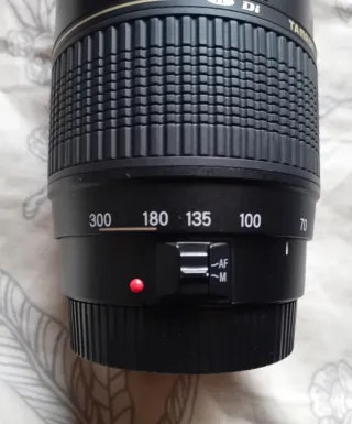 Objetivo Tamron 70-300mm f/3.9-5.6