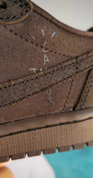 Jordan 1 Low Travis Scott velvet brown