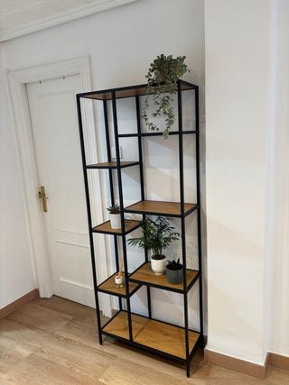 Estantería Metálica y Madera