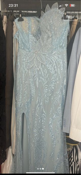 Vestido de fiesta azul y plateado