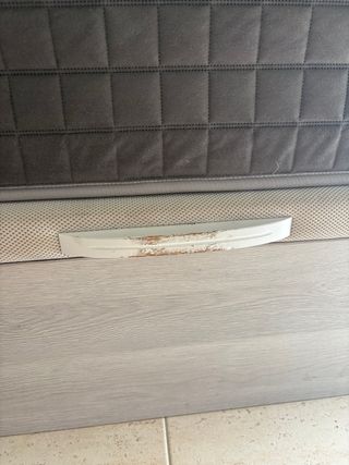 Canapé de madera con colchón