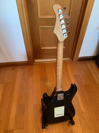 Guitarra Eléctrica Sonora