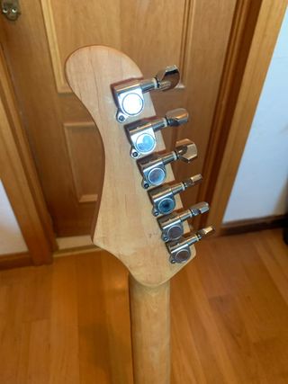 Guitarra Eléctrica Sonora