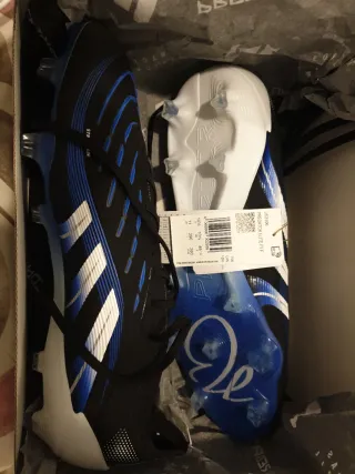 Botines Adidas Negros y Grises