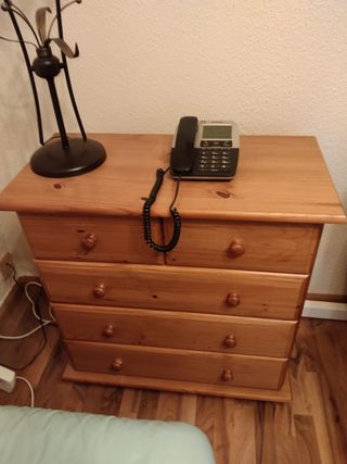 Salón completo. Madera de pino.